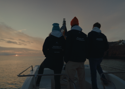 WAVES OF TOMORROW: Una Ventana Al Futuro